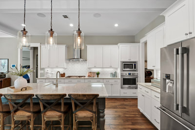 Woodharbor Stock cabinetry, Woodharbor Breeze Standard Cabinetry, kitchen and bath cabinets